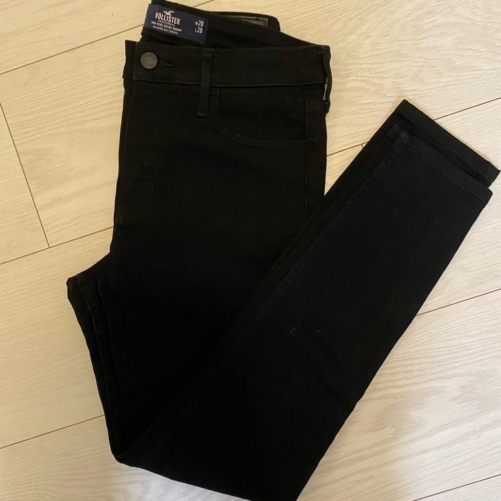 Black Hollister 28 x 28 high rise skinny jeans